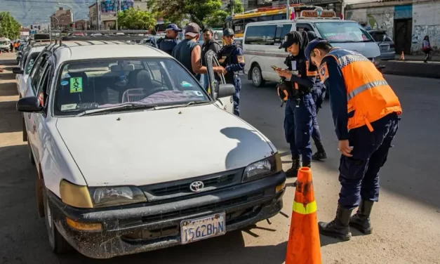 DE 300 TAXIS MAS DE 60 INFRACTORES EN ALTERACIÓN DE PASAJES