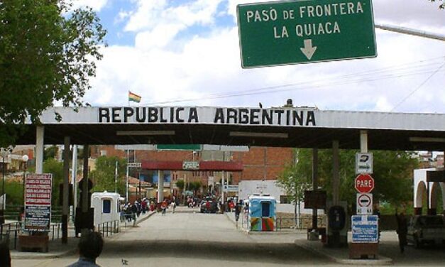 UNAS 2.000 PERSONAS CRUZAN A DIARIO EL PASO INTERNACIONAL VILLAZÓN – LA QUIACA
