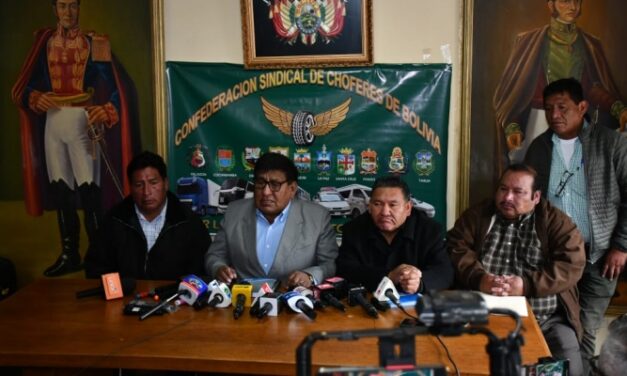 CHOFERES ANUNCIAN AMPLIADO PARA TOMAR MEDIDAS ANTE LA FALTA DE COMBUSTIBLE Y ESTADO DE LAS CARRETERAS