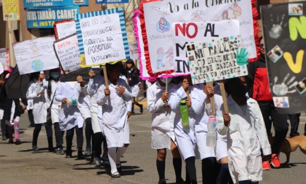 NIÑOS Y ADOLESCENTES TRABAJADORES MARCHAN EN POTOSÍ PIDIENDO RESPETO A SUS DERECHOS