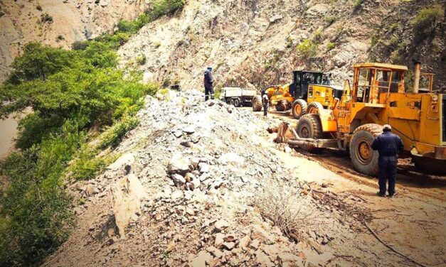 SEDECA ATIENDE DERRUMBES POR LLUVIAS