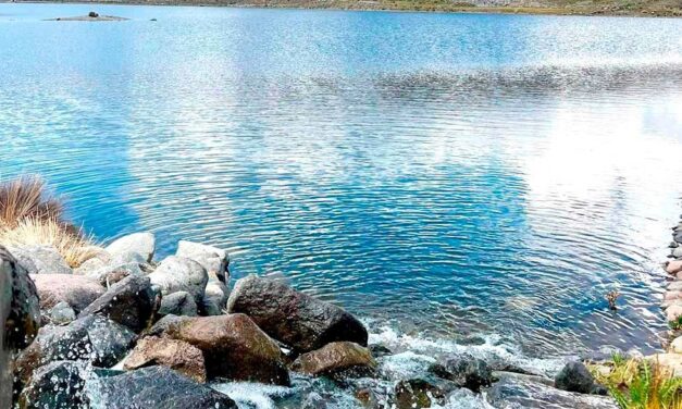RESERVAS DE AGUA EN LAS LAGUNAS DEL KARI KARI SUBEN AL 77.39%