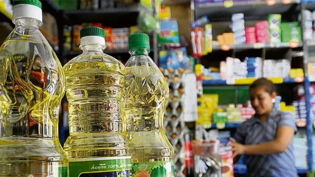 EL ACEITE COMESTIBLE NO DEBE EXCEDER LOS 110 BOLIVIANOS