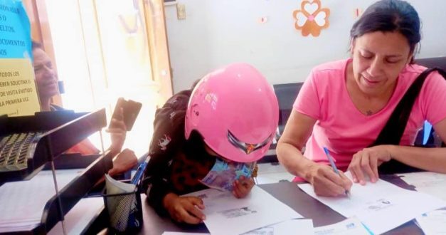 DEFENSORÍA ENTREGA PERMISOS DE VIAJE PARA MENORES DE EDAD