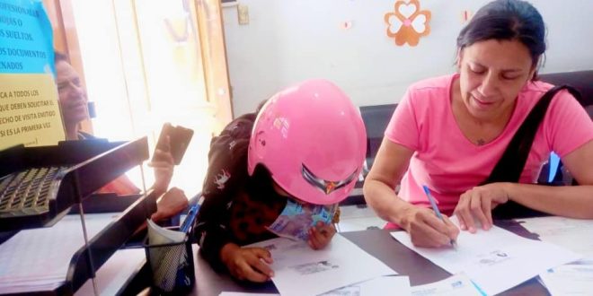 DEFENSORÍA ENTREGA PERMISOS DE VIAJE PARA MENORES DE EDAD