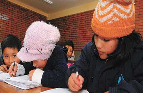 PADRES DE FAMILIA EXIGEN IMPLEMENTACIÓN DEL HORARIO DE INVIERNO PARA ESTUDIANTES