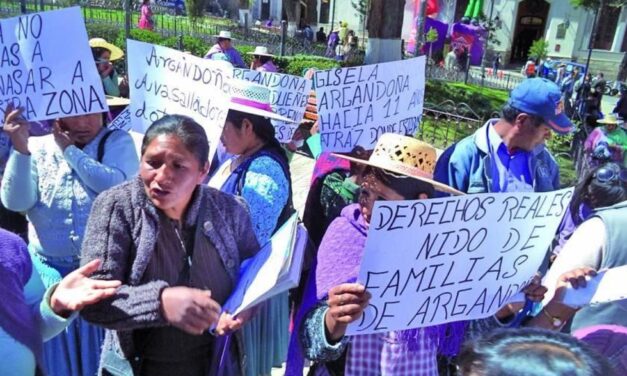 VECINOS MARCHAN POR AVASALLAMIENTOS