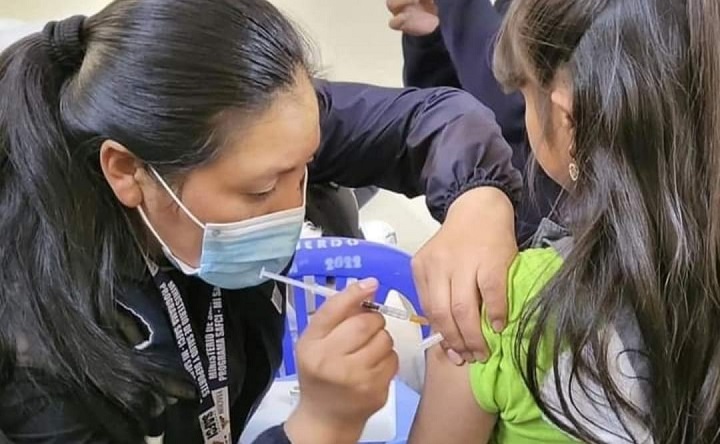 ESCUELAS DEL ÁREA PERIURBANA MUESTRAN RESISTENCIA A LA VACUNACIÓN