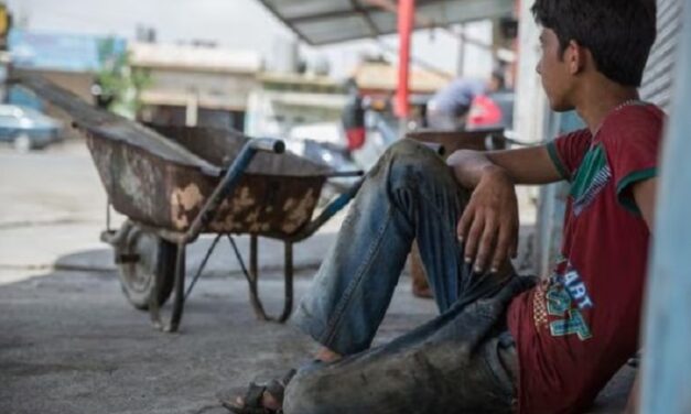 ENCUENTRAN ADOLESCENTE TRABAJANDO EN UN LOCAL CLANDESTINO