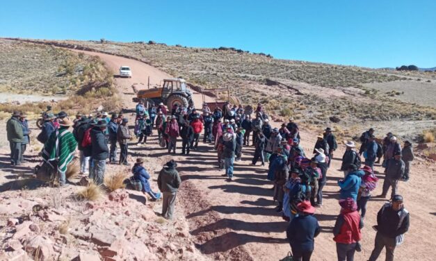 HUACHACALLA Y VILLACOLLO EXIGEN RESPUESTA ANTE TRÁMITE ESTANCADO