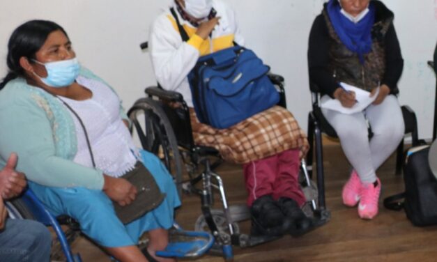 SE REALIZAN TALLERES PARA EL COBRO DEL BONO A PERSONAS CON DISCAPACIDAD