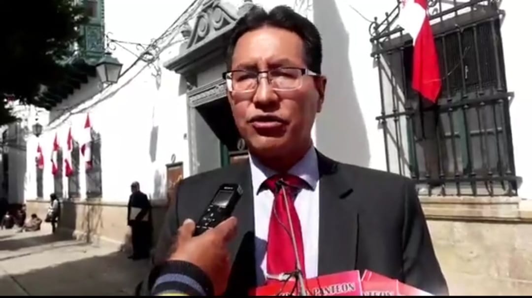 MARCO SUYO PRESENTA LIBRO DE LEYENDAS Y CUENTOS HISTÓRICOS DE POTOSÍ
