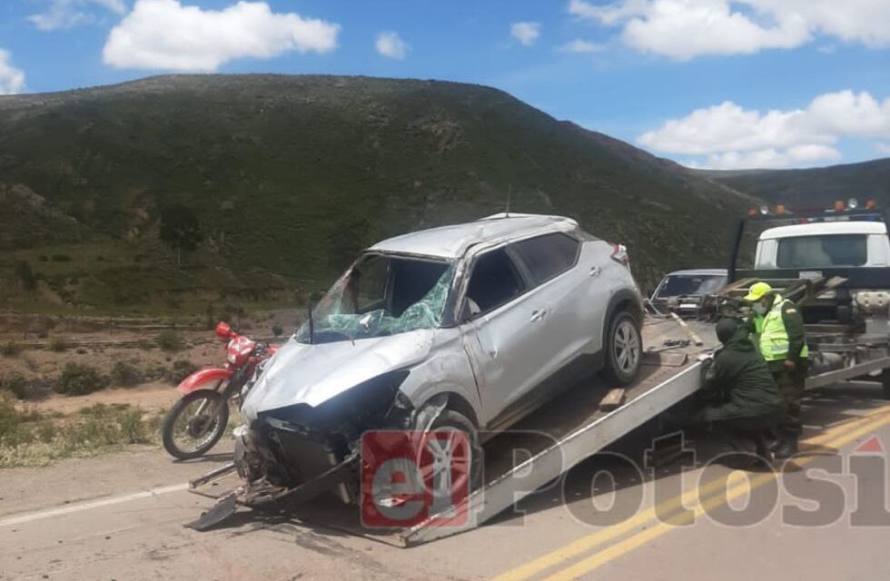 TRÁNSITO REPORTA DOS FALLECIDOS Y UN HERIDO EN ACCIDENTE EN LA CARRETERA POTOSÍ–DON DIEGO