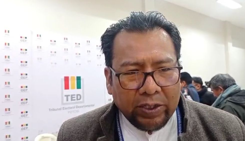 EL M.A.S. SOLICITA RETIRO DEL CURUL DE LA CONCEJAL JOSEFINA CRUZ POR PRESUNTO TRANSFUGIO POLÍTICO