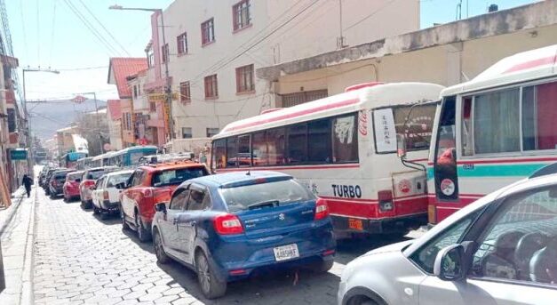 TRANSPORTE LIBRE DENUNCIA FILAS EN SURTIDORES Y ADVIERTE GRAVES PERJUICIOS