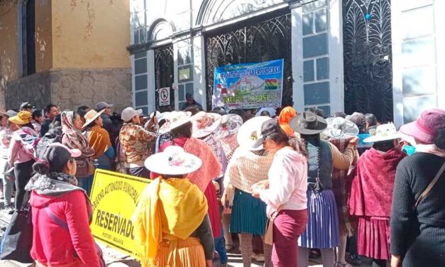 PADRES DEL ÁREA DISPERSA EXIGEN ENTREGA COMPLETA DEL DESAYUNO ESCOLAR ANTES DE CONCLUIR LA GESTIÓN