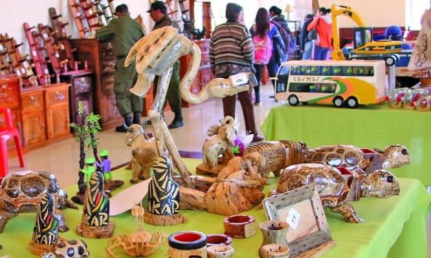 ARTESANOS INAUGURAN FERIA DEL PRODUCTO AL CONSUMIDOR EN POTOSÍ