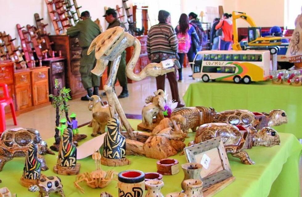 ARTESANOS INAUGURAN FERIA DEL PRODUCTO AL CONSUMIDOR EN POTOSÍ