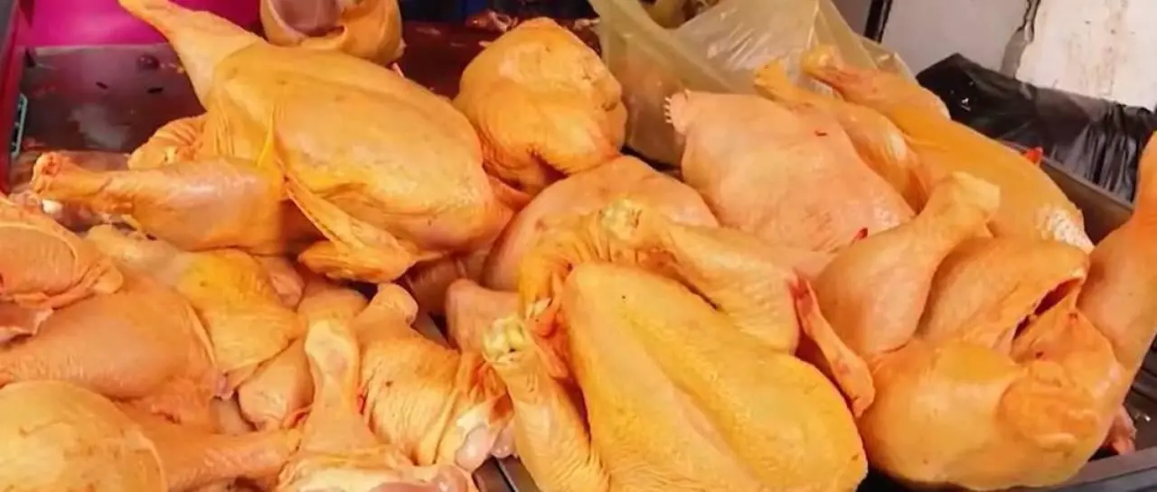 SUBE EL PRECIO DEL POLLO A BS 27 EN POTOSÍ