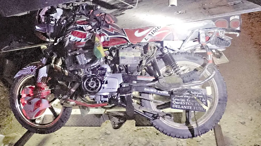 COLISIÓN DE MOTOCICLETA DEJA TRES FALLECIDOS CERCA DE VILLAZÓN