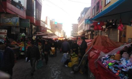 DENUNCIAN CRECIMIENTO DESCONTROLADO DEL COMERCIO INFORMAL EN EL MERCADO UYUNI