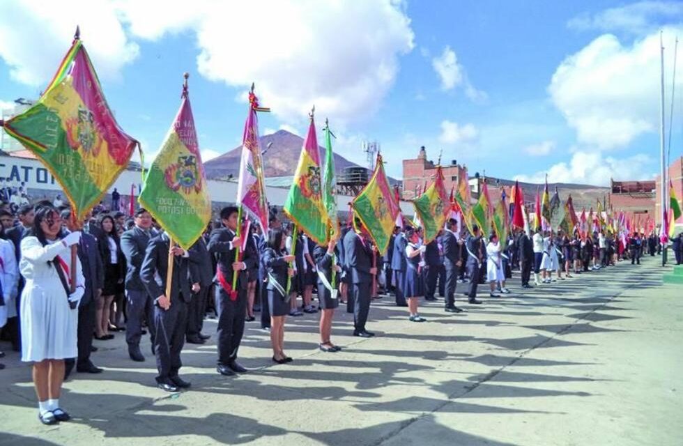 ACTO CÍVICO ESCOLAR EN HOMENAJE A LOS 85 AÑOS DE LA BANDERA POTOSINA