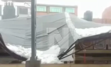 COLAPSA EL TINGLADO DE UN COLEGIO TRAS GRANIZADA INTENSA EN CARIPUYO