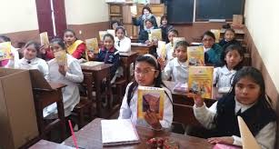 EXPOSICIÓN DE CARICATURAS DEL COLEGIO MODESTO OMISTE RESALTA EL TALENTO Y COMPROMISO DE SUS ESTUDIANTES