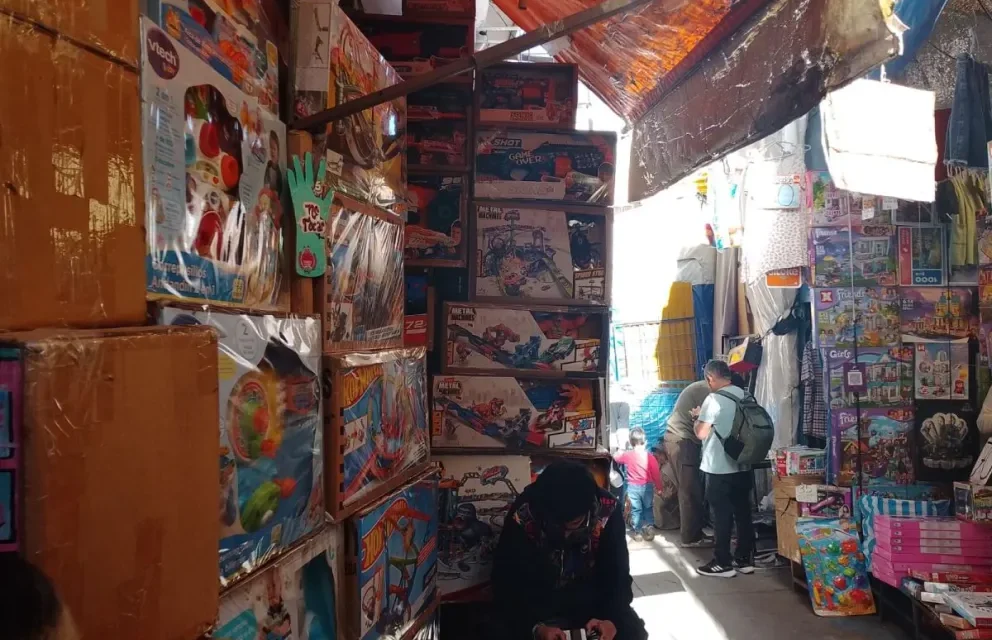 POR FIESTAS DE FIN DE AÑO EL COMERCIO INFORMAL CRECIÓ EN UN 200%
