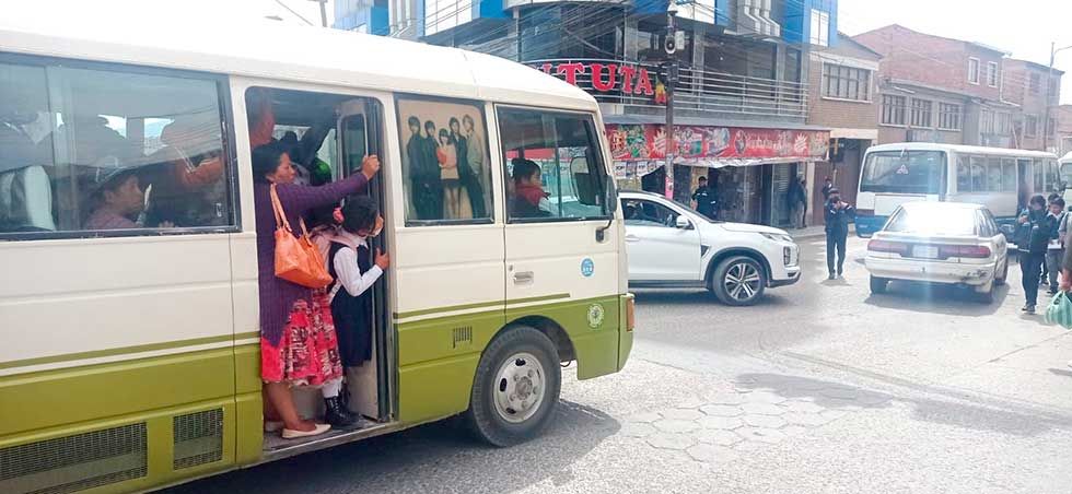 PASAJE DEL TRANSPORTE SE MANTIENE EN BS 2,00 PORQUE LA ALCALDESA NO PROMULGÓ LA LEY DE BS 2,50