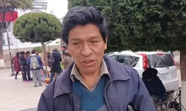 VECINOS AMENAZAN CON CREAR TRANSPORTE LIBRE VECINAL SI NO SE PROMULGA LA LEY DEL PASAJE DE BS 2,50