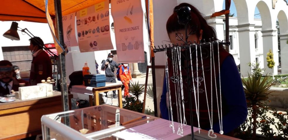 SE ABREN INSCRIPCIONES GRATUITAS EN LA ESCUELA DE PLATERÍA