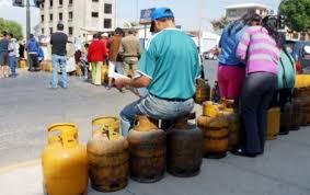 GASTRÓNOMOS DENUNCIAN DESABASTECIMIENTO DE GAS EN GARRAFA EN POTOSÍ