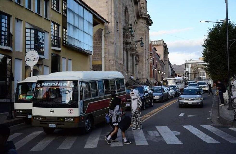 TRANSPORTISTAS DENUNCIAN GRAVE ABANDONO DE CALLES Y AVENIDAS EN POTOSÍ