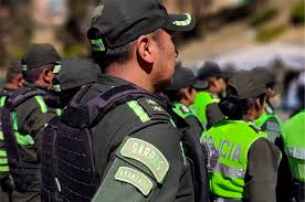 POLICÍA PRESENTA EL PLAN DE SEGURIDAD INTEGRAL ESCOLAR CON EL DESPLIEGUE TOTAL DE SUS EFECTIVOS
