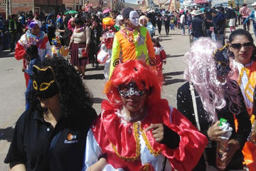 SE INSTALÓ LA FERIA DE CARNAVAL EN LA CALLE CHICHAS Y FORTUNATO GUMIEL