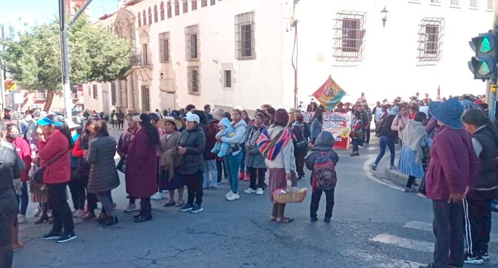 VECINOS DEL DISTRITO N° 22 MARCHARON CONTRA LA INSEGURIDAD EN LA ZONA