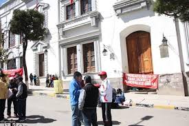 TRABAJADORES MUNICIPALES CUMPLEN EL SEGUNDO DÍA DE PARO DE 72 HORAS