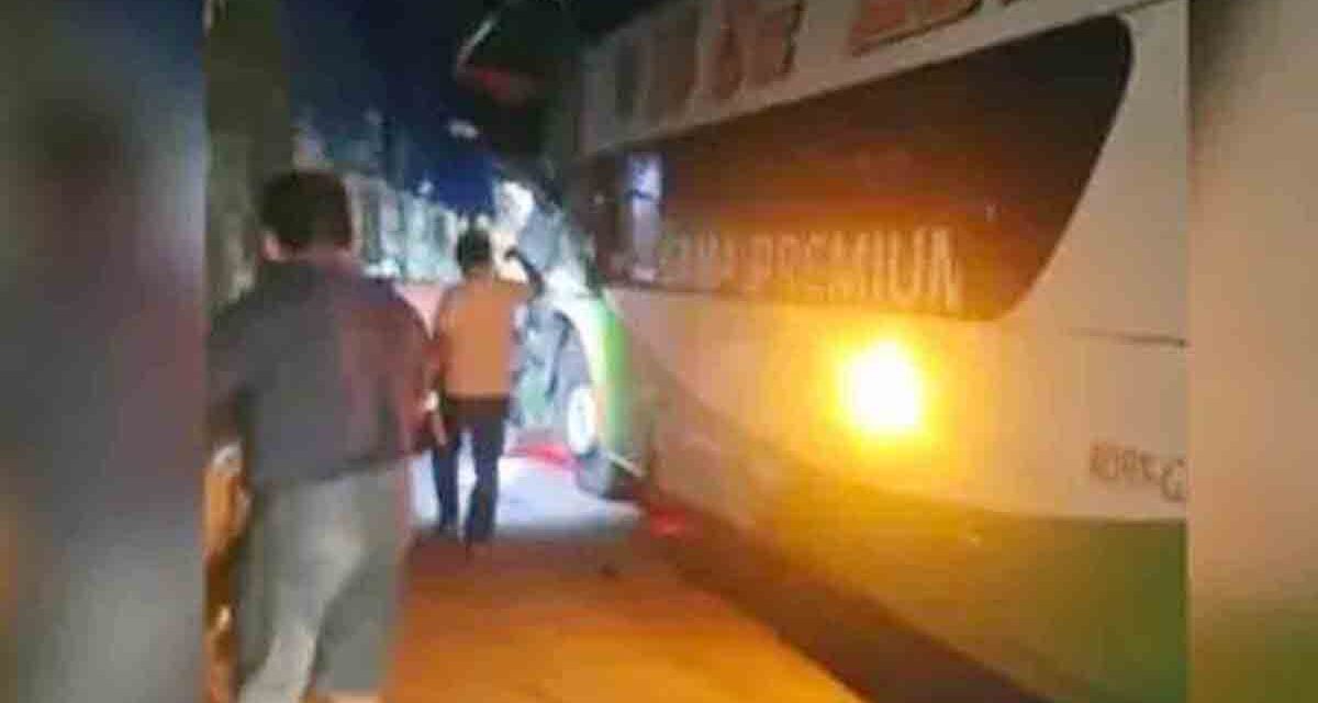 COLISIÓN ENTRE FLOTA Y CAMIÓN DEJA UNA PERSONA FALLECIDA Y VARIOS HERIDOS