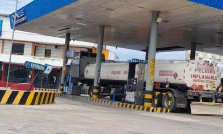 TRANSPORTISTAS ADVIERTEN POSIBLES MEDIDAS POR LA PREOCUPACIÓN DEL COMBUSTIBLE