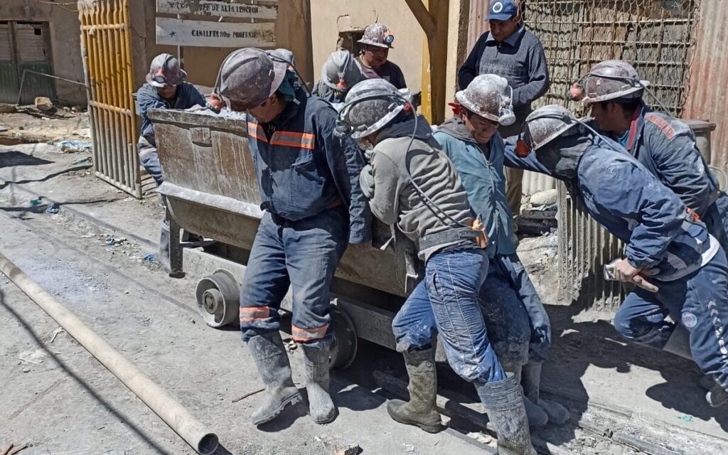 DEFENSORÍA DEL PUEBLO EXIGE MAYOR SEGURIDAD INDUSTRIAL EN LOS TRABAJOS MINEROS