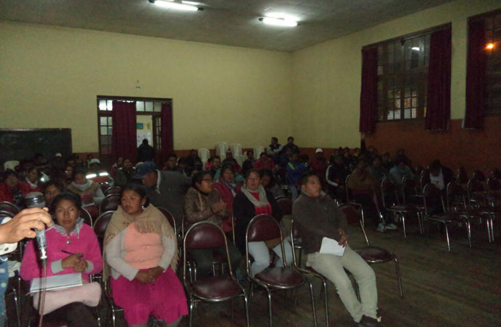 PADRES DE FAMILIA FIJAN PLAZO PARA RECAUDAR Y EJECUTAR TRABAJOS EN UNIDADES EDUCATIVAS DE POTOSÍ