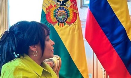 Bolivia cesa funciones de embajadora colombiana tras posicionamiento de Petro sobre el conflicto
