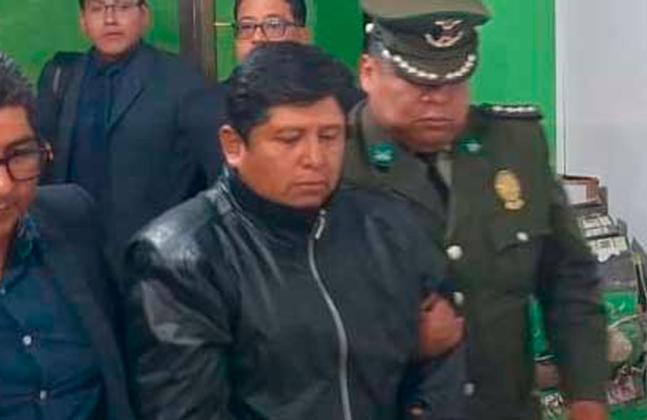 Justicia revoca detención domiciliaria de Huarachi y debe volver a la cárcel