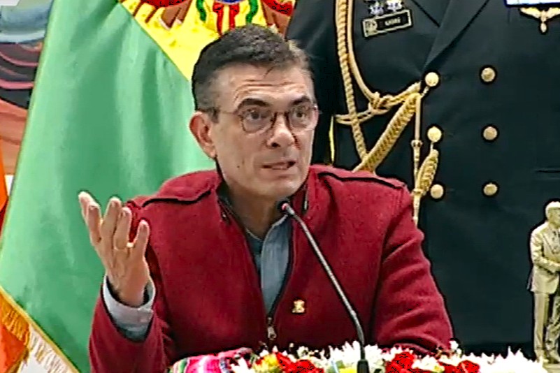 Paz a gremiales de El Alto: “El futuro de La Paz depende de una nueva Ley de Hidrocarburos” 
