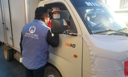 Emprenden caravana humanitaria para transportistas bloqueados en la ruta a Tambo Quemado