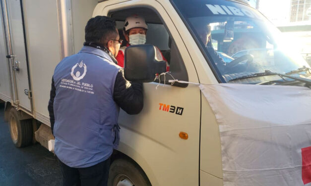 Emprenden caravana humanitaria para transportistas bloqueados en la ruta a Tambo Quemado