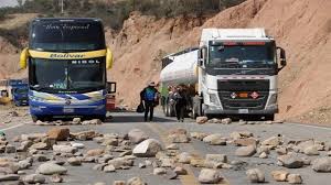 BLOQUEOS EN POTOSÍ PROVOCAN PÉRDIDAS DIARIAS DE 100 DÓLARES EN EL TRANSPORTE PESADO