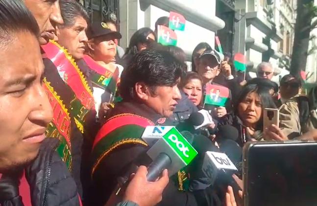 Fejuve La Paz apoya estado de excepción frente a los bloqueos: “Nos están queriendo matar de hambre”