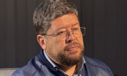 Samuel afirma que el Gobierno hizo bien al mantener la «línea del desgaste» frente al conflicto